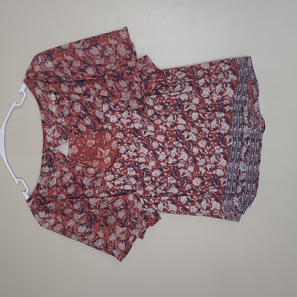 Lucky Brand Flowy Sleeved Top w/ keyhole back - Picture 5 of 5